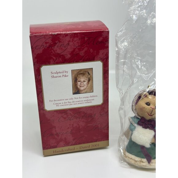 VTG 2001 Hallmark Keepsake Ornament Granddaughter 2.75" Christmas Seasonal Bear - Picture 3 of 4